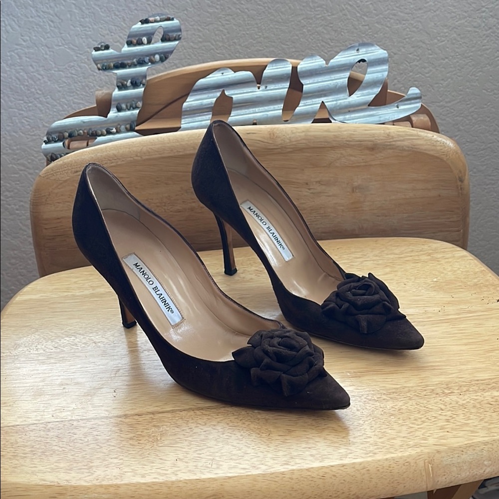 Manolo Blahnik CHOCOLATE Brown SUEDE Rose pointed heels 👠 9.5